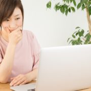 考慮中の女性